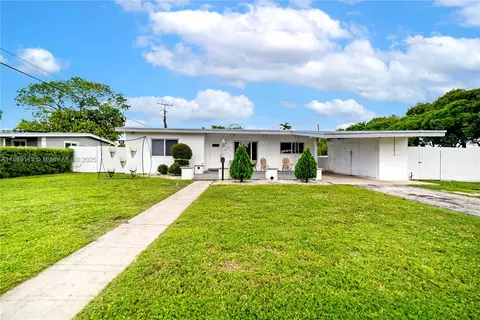 870 NW 170th Ter, Miami Gardens, FL 33169