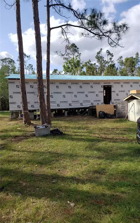 8360 Barbie, North Fort Myers, FL 33917