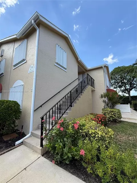 657 Waterside Dr #657, Hypoluxo, FL 33462