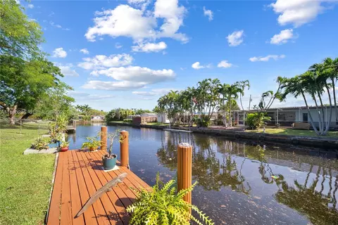 3430 NW 21st Ave, Oakland Park, FL 33309