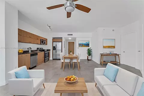 350 S Miami Ave #3013, Miami, FL 33130