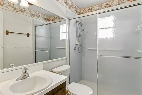 Bath - 209 Laguna Ct, Saint Augustine, FL 32086 photo 2 of 3