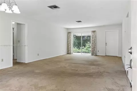 Living - 209 Laguna Ct, Saint Augustine, FL 32086 photo 1 of 3