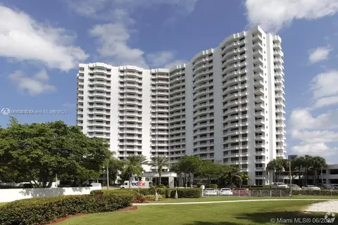 3300 NE 191st St #1801, Aventura, FL 33180