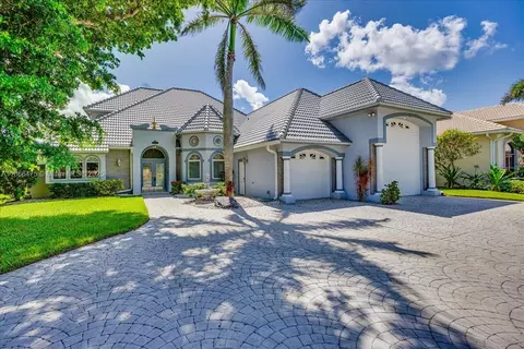14817 Laguna Dr, Fort Myers, FL 33908