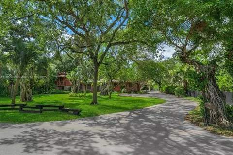 5440 Hammock Dr, Coral Gables, FL 33156