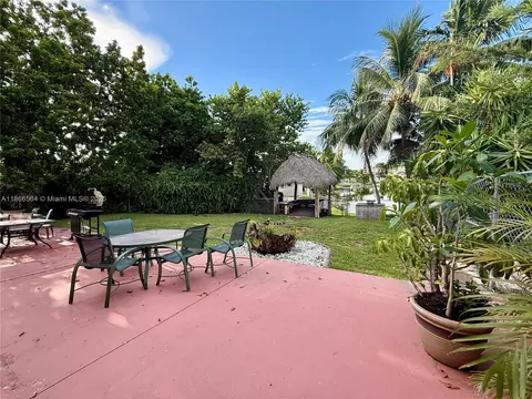 Undisclosed, Hialeah, FL 33014 photo 9