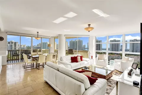 1000 W Island Blvd #1909, Aventura, FL 33160