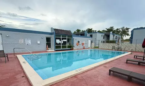 160 SW 30th Ave #109A, Miami, FL 33135