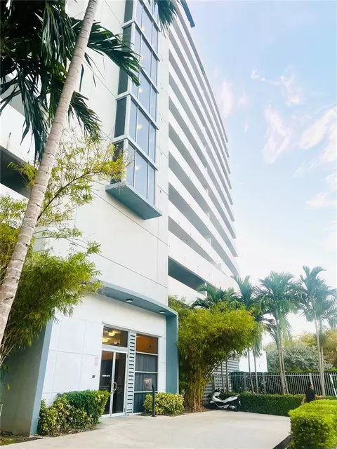 36 NW 6th Ave #806, Miami, FL 33128