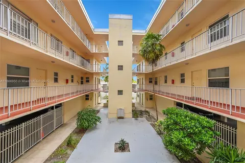 1747 Rodman St #207, Hollywood, FL 33020