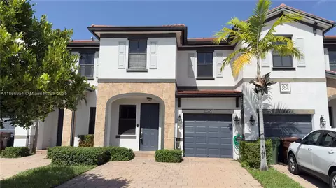 10348 W 33rd Ln, Hialeah, FL 33018