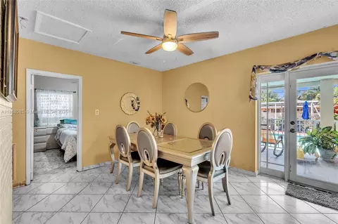 Dining - 690 SE 8th St, Hialeah, FL 33010 photo 1 of 2