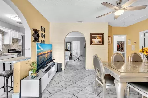 Entry Way - 690 SE 8th St, Hialeah, FL 33010 photo 1 of 1
