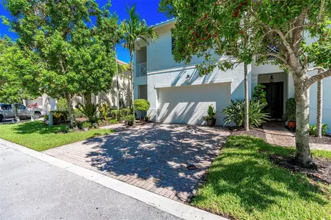 7247 Oxford Ct, Palm Beach Gardens, FL 33418