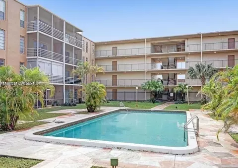 4848 NW 24th Ct #232, Lauderdale Lakes, FL 33313