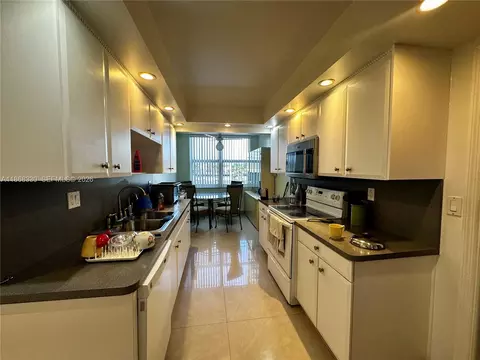 1501 S Ocean Dr #201, Hollywood, FL 33019