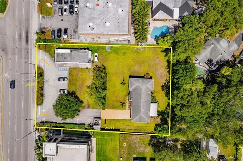 2970 Griffin Rd, Dania Beach, FL 33312