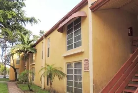 4435 Treehouse Ln # 27-C, Tamarac, FL 33319