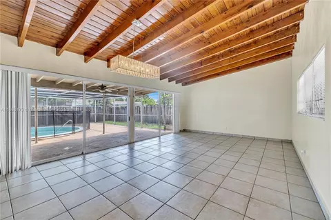 Living - 650 NE 178 St, Miami, FL 33162 photo 2 of 4