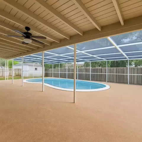 Exterior - 650 NE 178 St, Miami, FL 33162 photo 5 of 9