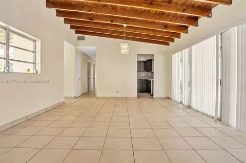 Living - 650 NE 178 St, Miami, FL 33162 photo 4 of 4