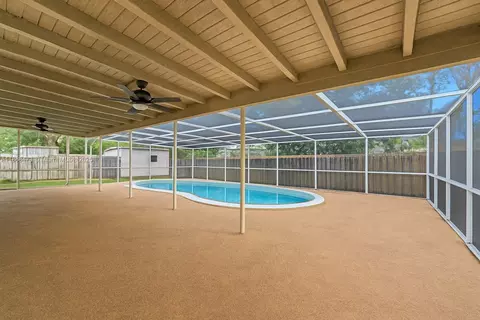 Exterior - 650 NE 178 St, Miami, FL 33162 photo 6 of 9