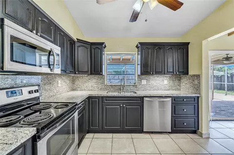 Kitchen - 650 NE 178 St, Miami, FL 33162 photo 1 of 4
