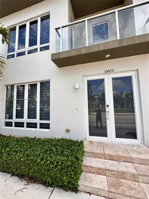 6420 NW 104th Path #6420, Doral, FL 33178