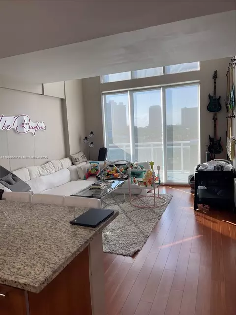3000 NE 188th St #706, Aventura, FL 33180