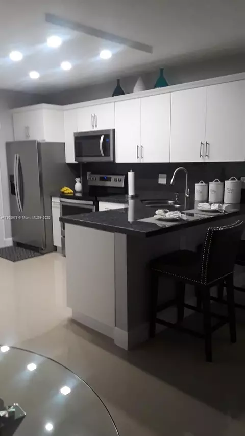 6919 W 36th Ave #101, Hialeah, FL 33018 photo 7