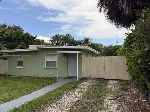 1060 NW 121st St, North Miami, FL 33168