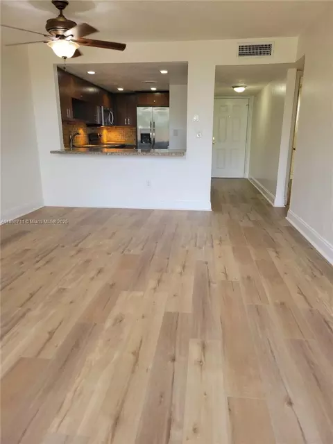 10000 NW 80th Ct #2533, Hialeah Gardens, FL 33016