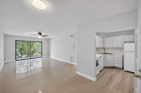 3109 Oakland Shores Dr #209, Oakland Park, FL 33309
