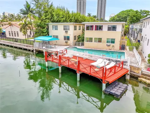 4730 Pine Tree Dr #14, Miami Beach, FL 33140
