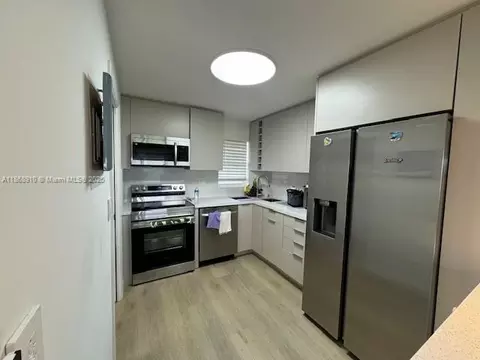 8900 Washington Blvd #304A, Pembroke Pines, FL 33025