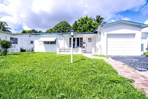 4231 NW 49th Ave, Lauderdale Lakes, FL 33319