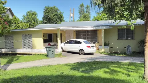 549 SE 2nd St, Belle Glade, FL 33430