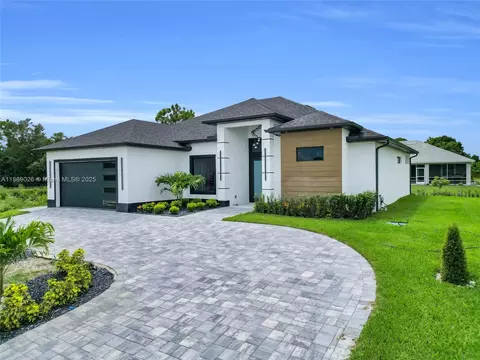911 Sara Ave N, Lehigh Acres, FL 33971