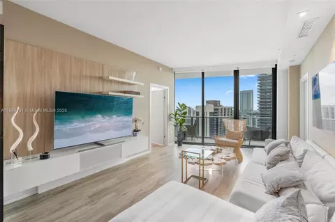 801 S Miami Ave #4802, Miami, FL 33130