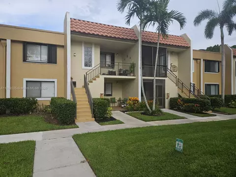 436 Lakeview Dr #104, Weston, FL 33326