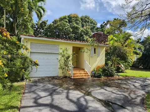 217 Iroquois St, Miami Springs, FL 33166