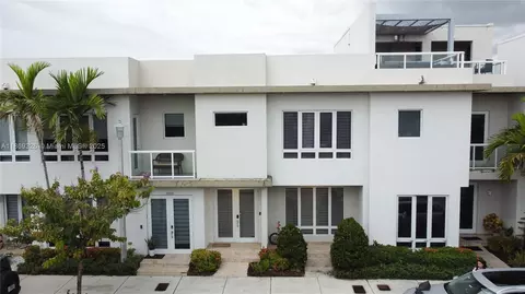 6318 NW 104th Path, Doral, FL 33178