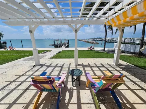 Exterior - 200 Harbor Dr, Key Biscayne, FL 33149 photo 1 of 7