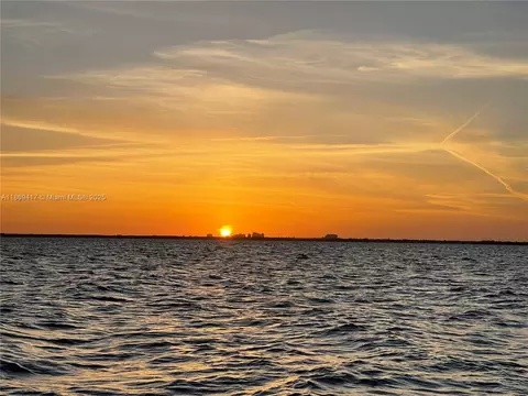 View/Area - 200 Harbor Dr, Key Biscayne, FL 33149 photo 4 of 4