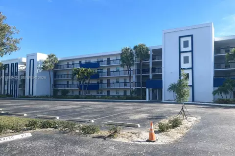 6100 NW 2nd Ave #423, Boca Raton, FL 33487