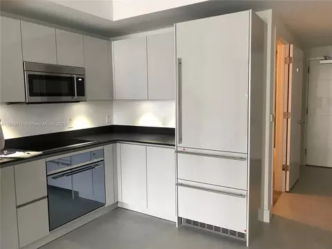 1010 Brickell Ave #2110, Miami, FL 33131