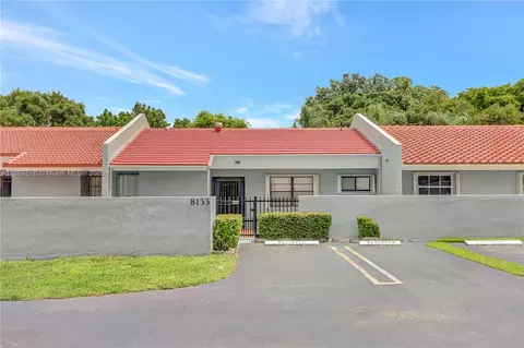 8133 SW 152nd Ct, Miami, FL 33193