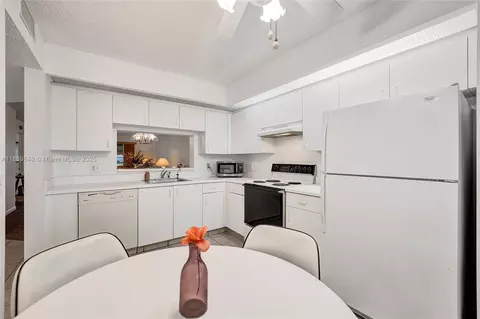 800 SW 137th Ave #102G, Pembroke Pines, FL 33027