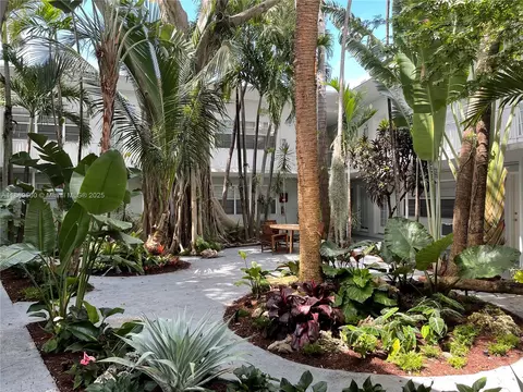 1925 Washington Ave #8, Miami Beach, FL 33139